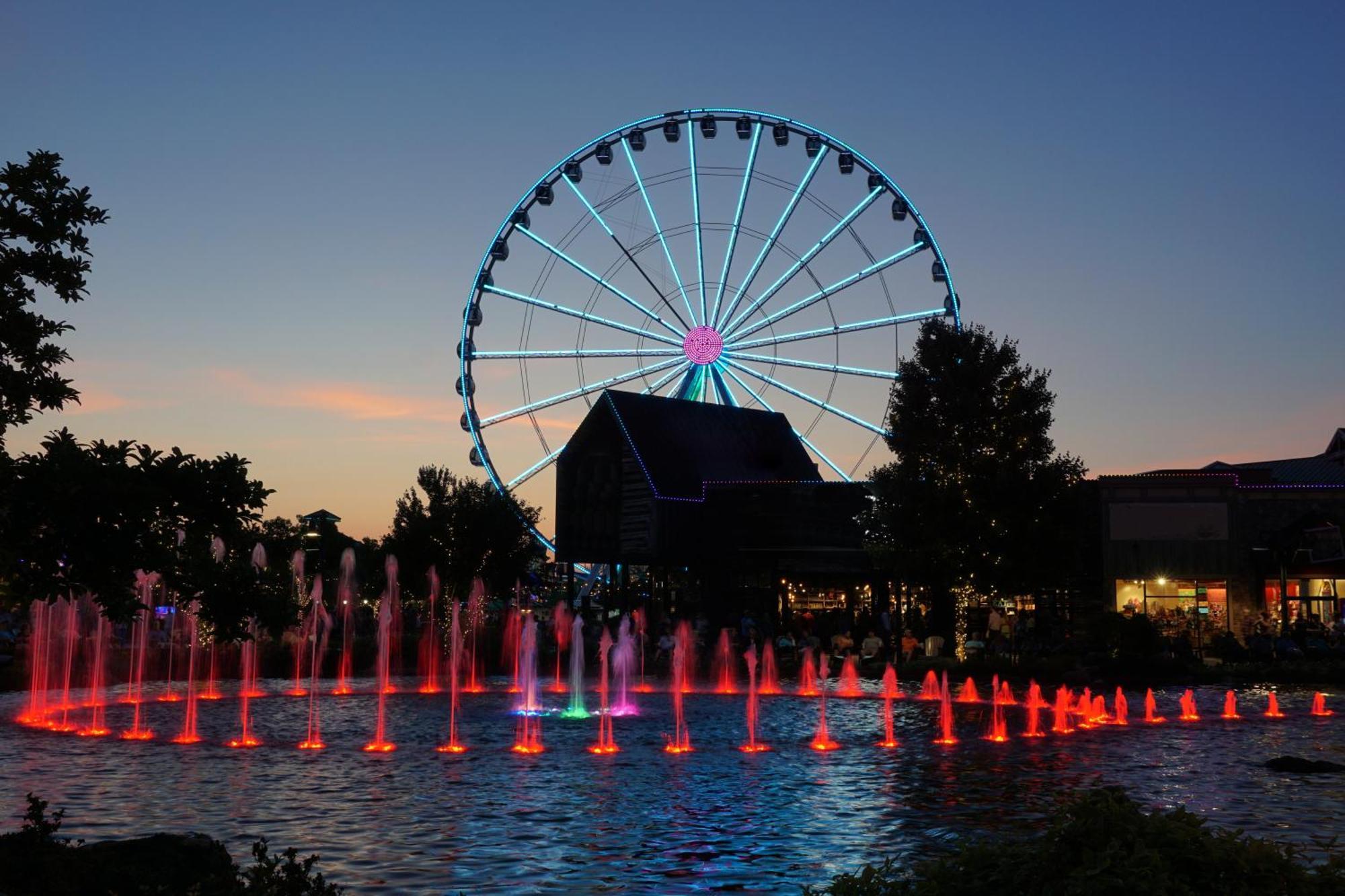 Smoky Bear Lodge With Guest House, Hot Tub, 1089 Free Tickets Each Paid Day, Dollywood And More Sevierville Esterno foto
