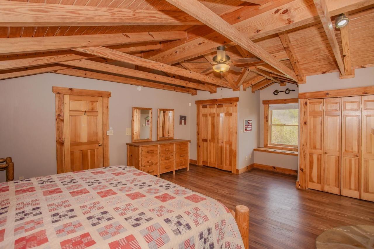 Smoky Bear Lodge With Guest House, Hot Tub, 1089 Free Tickets Each Paid Day, Dollywood And More Sevierville Esterno foto