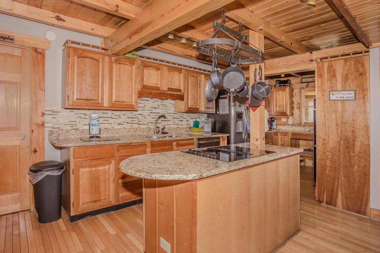 Smoky Bear Lodge With Guest House, Hot Tub, 1089 Free Tickets Each Paid Day, Dollywood And More Sevierville Esterno foto