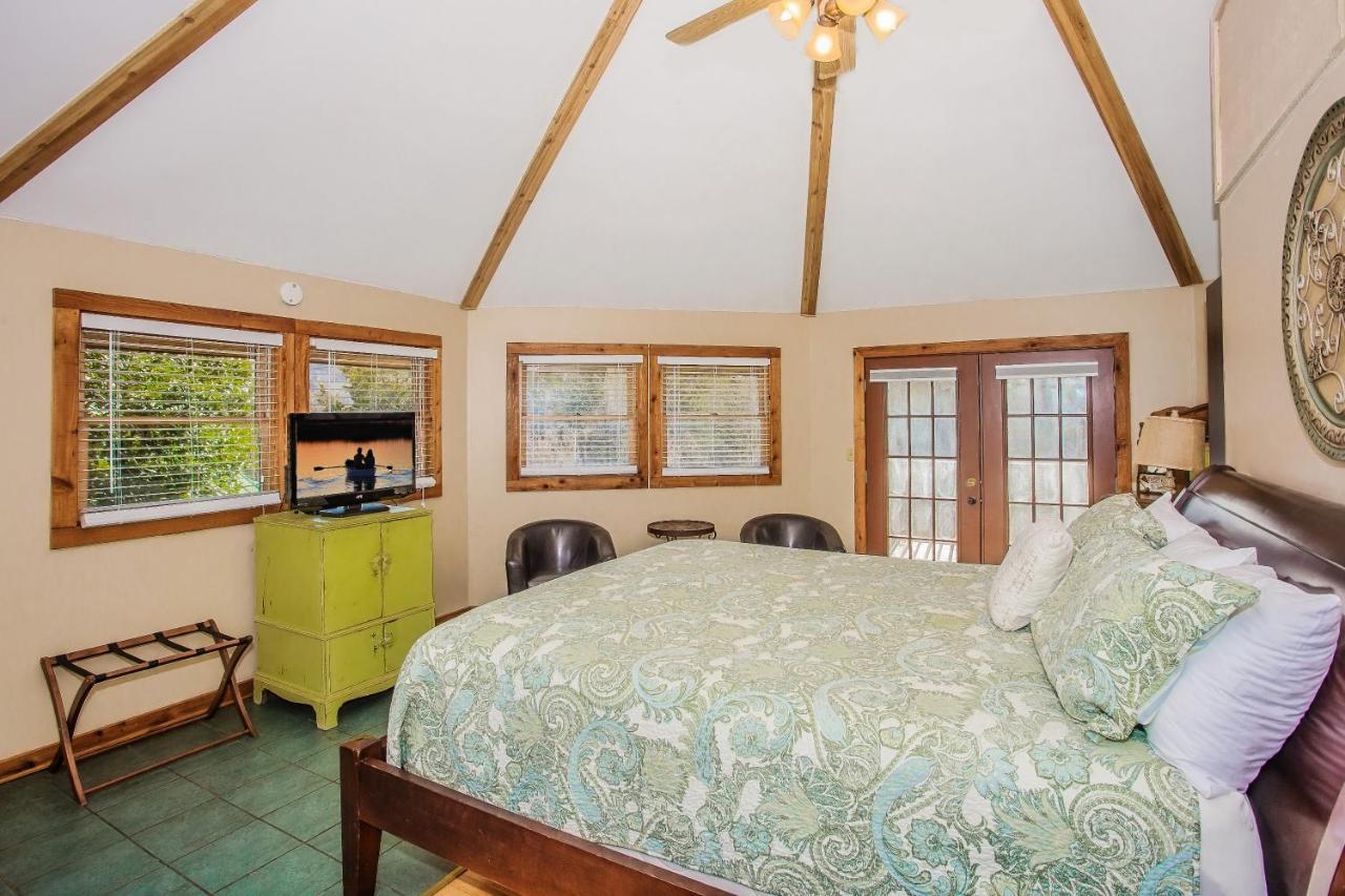 Smoky Bear Lodge With Guest House, Hot Tub, 1089 Free Tickets Each Paid Day, Dollywood And More Sevierville Esterno foto
